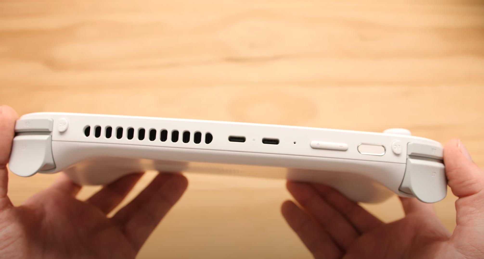 Aya Neo 2 top