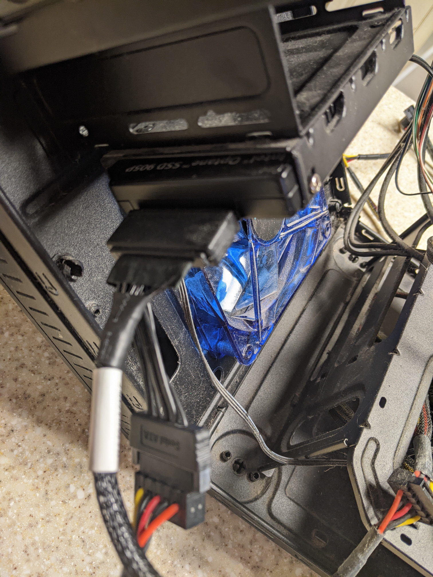 Intel Optane 905p U.2 connection