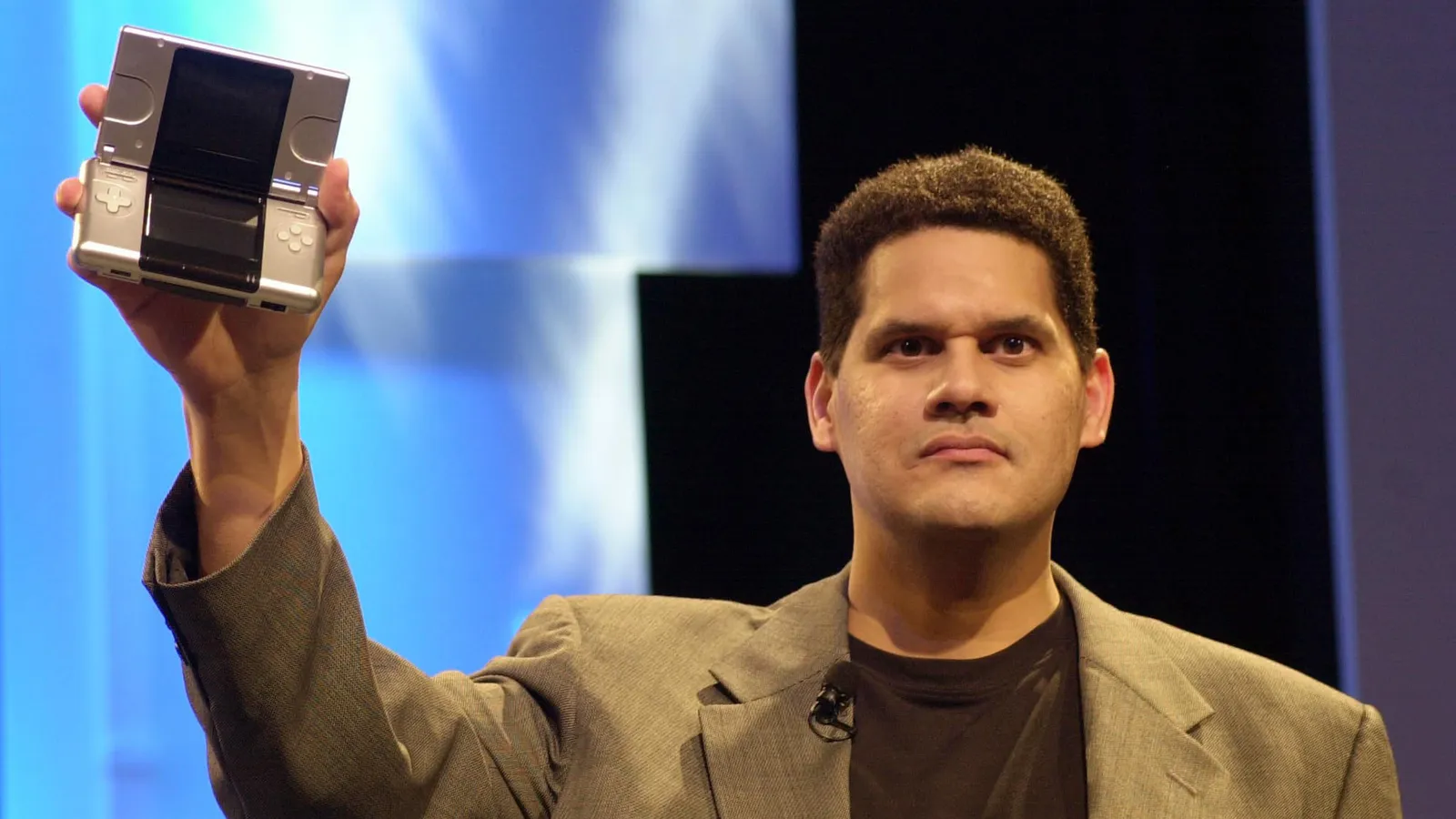 reggie holding ds