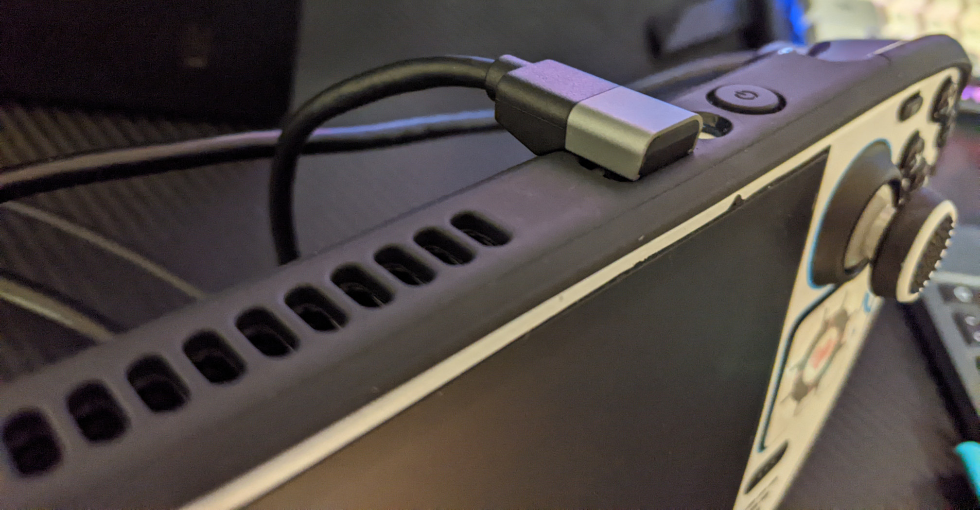 Funalot dock angled USB-C cable