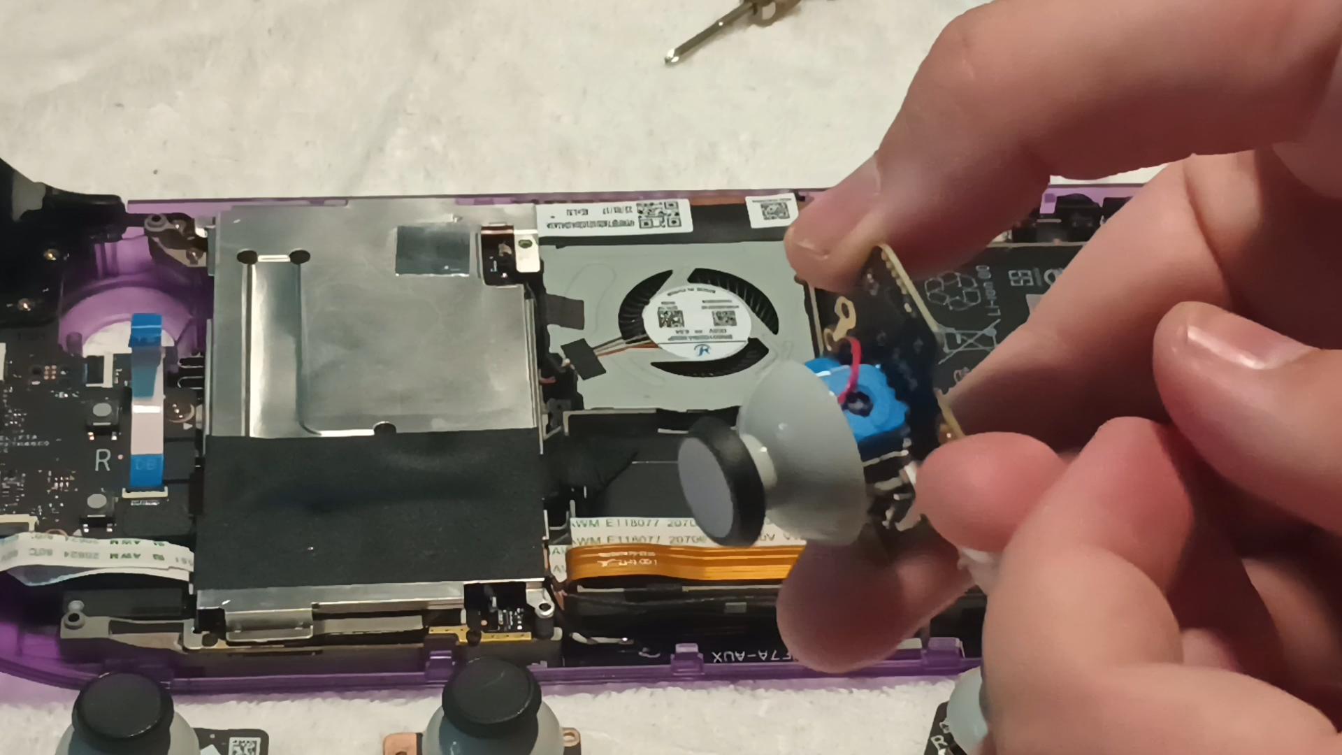 Cover Image Electromagnetic Sticks for Steam Deck: Should You Upgrade?