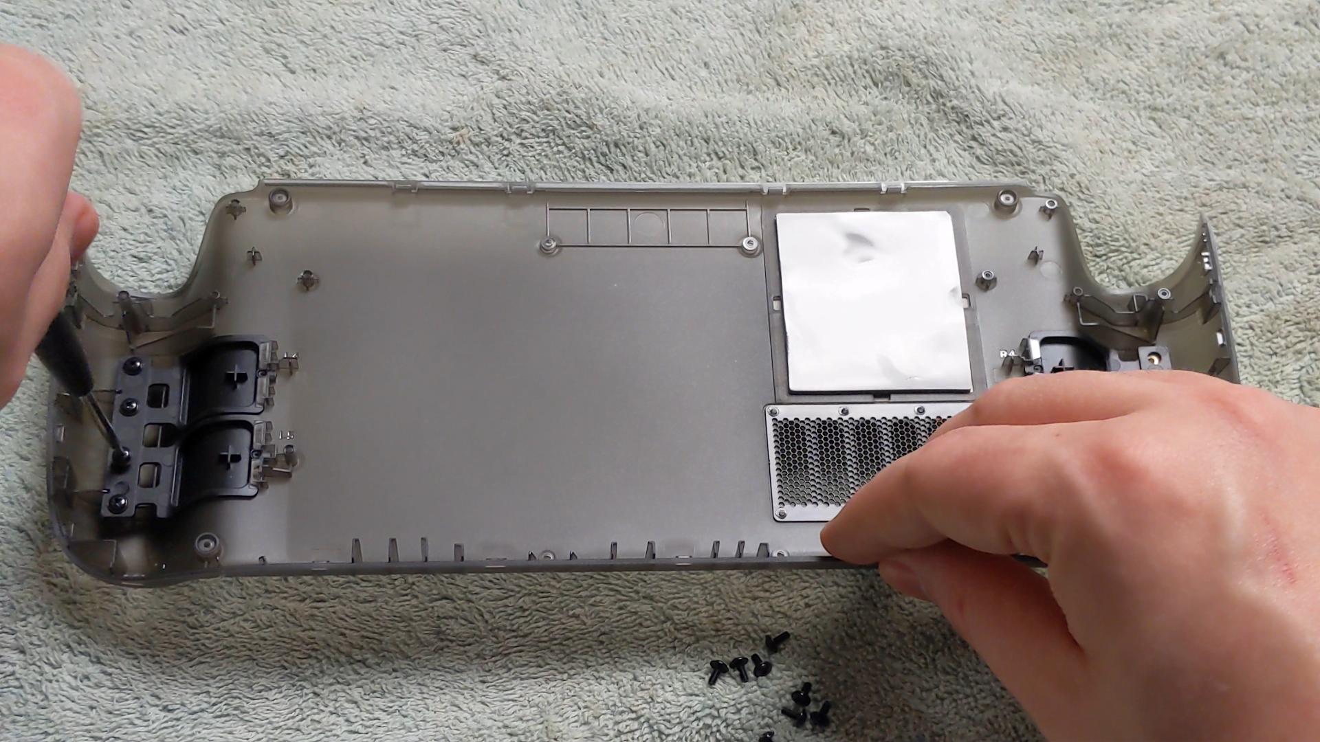 JSAUX clear case putting screws on back button set