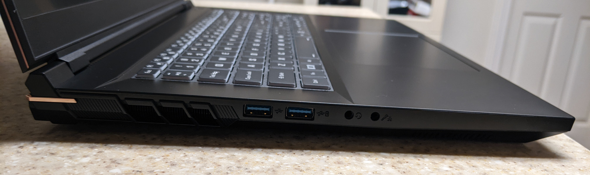 Oryx Pro left side