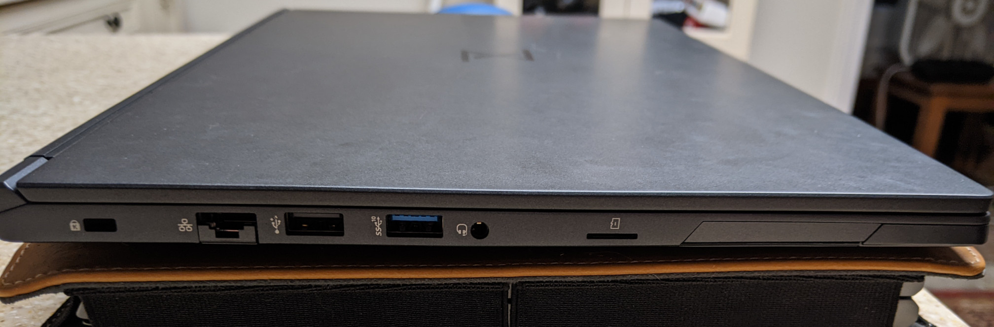 tuxedo pulse 2 left side